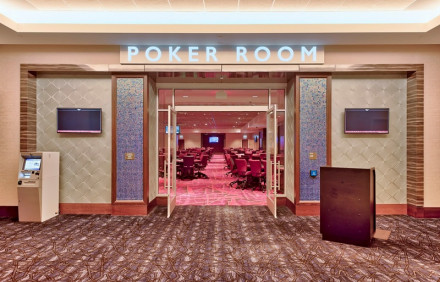 hotels near resorts world catskills casino