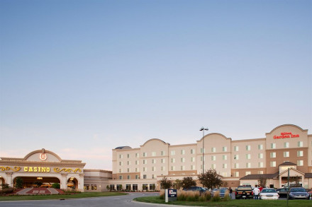 horseshoe casino council bluffs hotel room capacity